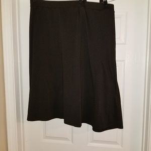 22/24 Avenue ponte knit Black Skirt